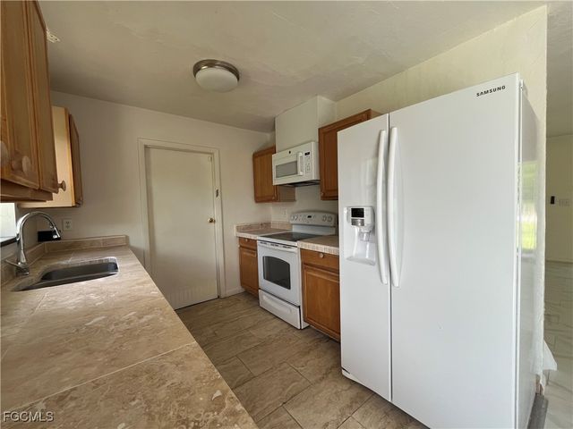 1275 Old Bridge RD, North Fort Myers, FL 33917