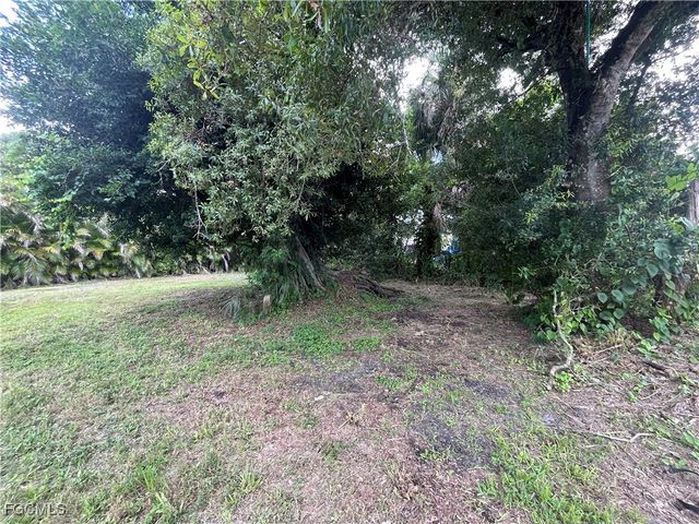 1275 Old Bridge RD, North Fort Myers, FL 33917