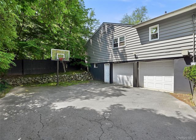 5 Deer Meadow Drive, West Nyack, NY 10994