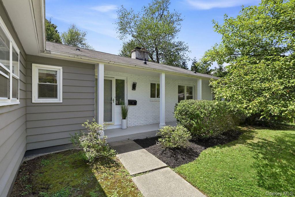 5 Deer Meadow Drive, West Nyack, NY 10994 — photo 2
