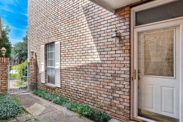 5713 S Lakeshore Drive, Shreveport, LA 71119