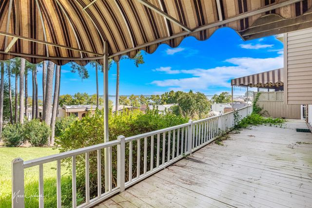 5713 S Lakeshore Drive, Shreveport, LA 71119