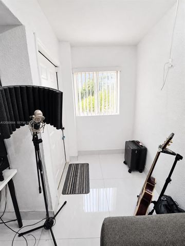 120 S 56th Ave, Hollywood, FL 33023