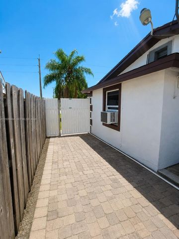 120 S 56th Ave, Hollywood, FL 33023