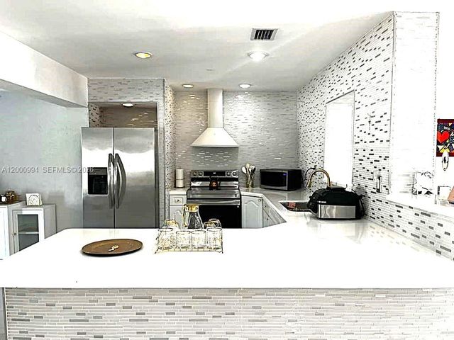 120 S 56th Ave, Hollywood, FL 33023