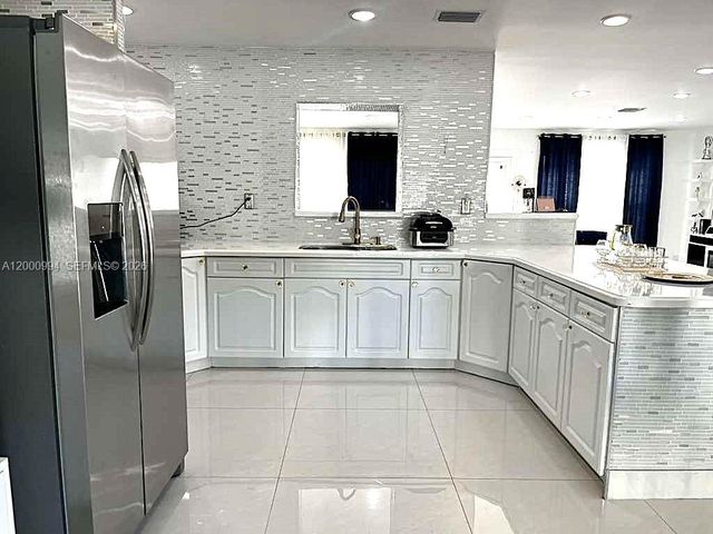 120 S 56th Ave, Hollywood, FL 33023