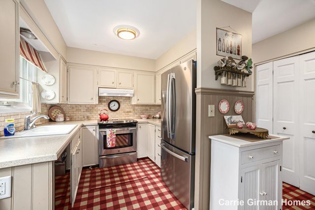 201 S 5th Street, Grand Haven, MI 49417