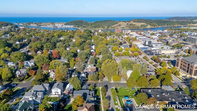 201 S 5th Street, Grand Haven, MI 49417