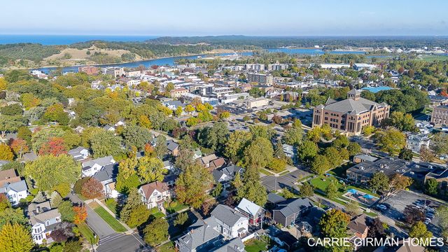 201 S 5th Street, Grand Haven, MI 49417