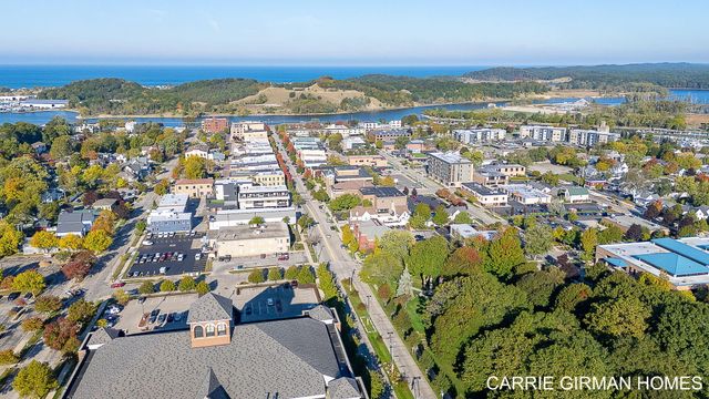 201 S 5th Street, Grand Haven, MI 49417