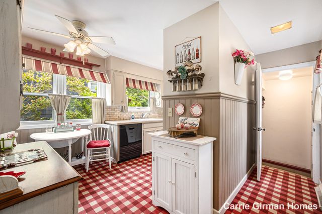 201 S 5th Street, Grand Haven, MI 49417