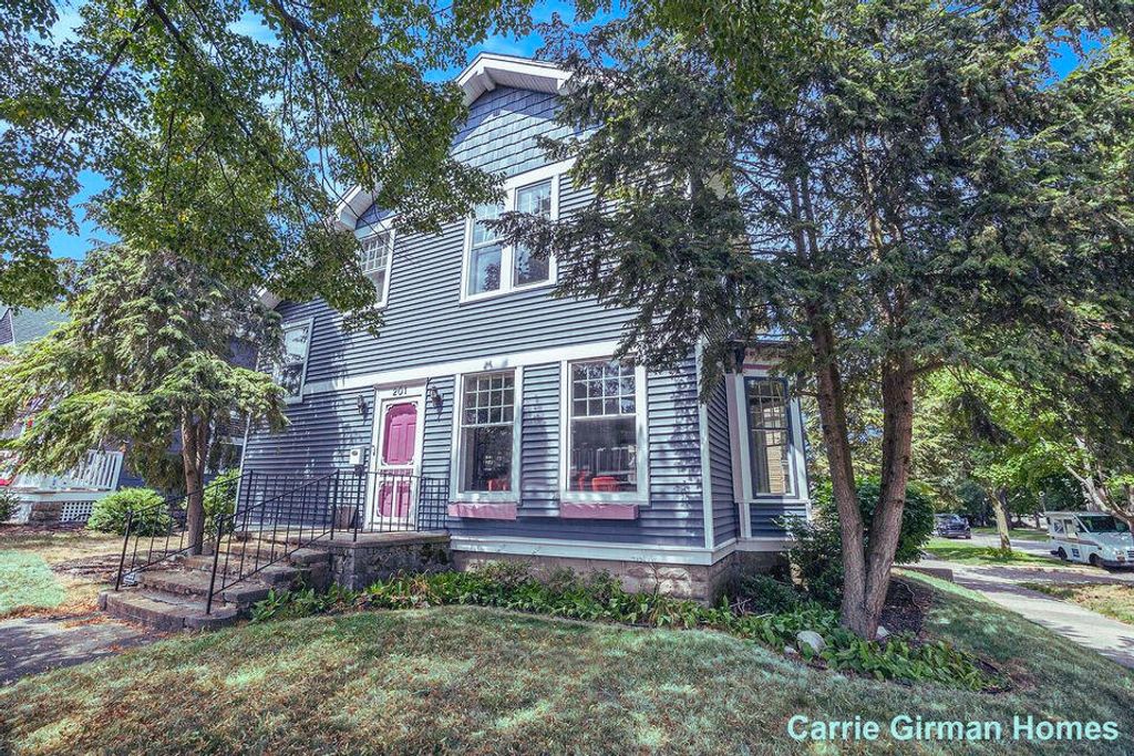 201 S 5th Street, Grand Haven, MI 49417
