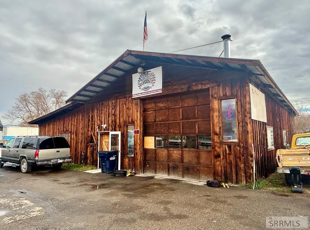 Image 1 of property listing at 35 Hwy 93, Salmon, ID 83467