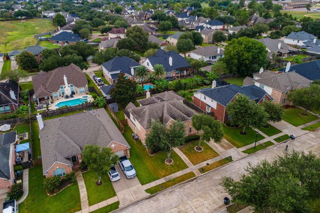 2122 Fortuna Bella Drive, Pearland, TX 77581