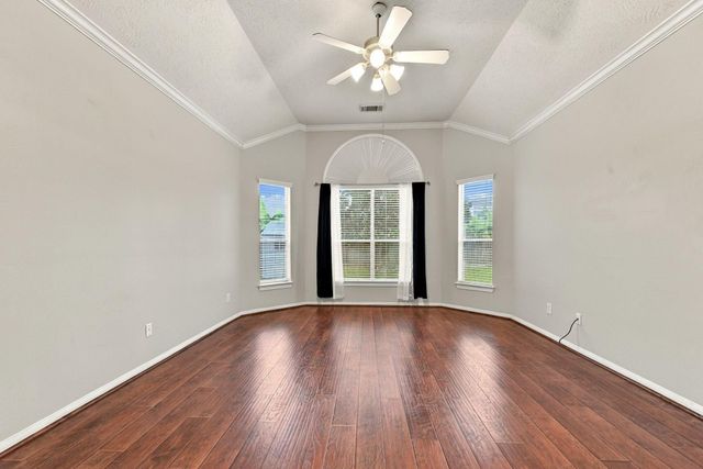 2122 Fortuna Bella Drive, Pearland, TX 77581