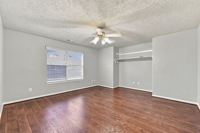 2122 Fortuna Bella Drive, Pearland, TX 77581