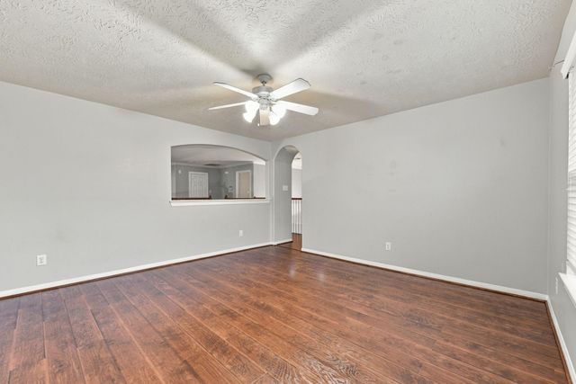 2122 Fortuna Bella Drive, Pearland, TX 77581