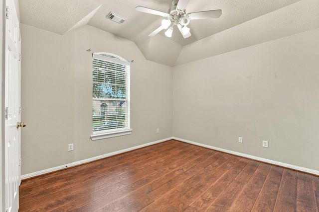 2122 Fortuna Bella Drive, Pearland, TX 77581