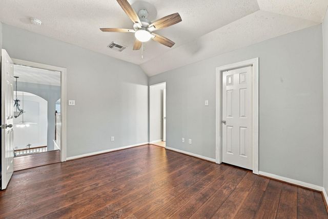 2122 Fortuna Bella Drive, Pearland, TX 77581