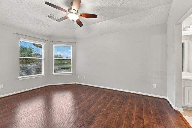 2122 Fortuna Bella Drive, Pearland, TX 77581