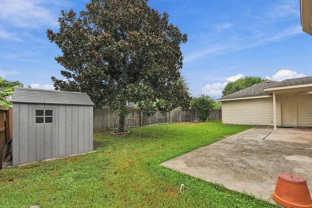 2122 Fortuna Bella Drive, Pearland, TX 77581
