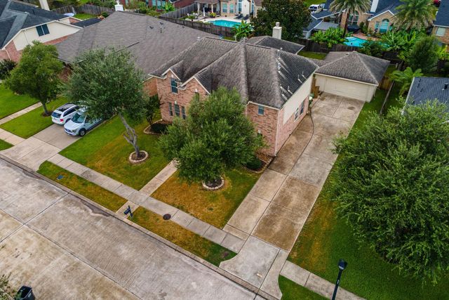 2122 Fortuna Bella Drive, Pearland, TX 77581