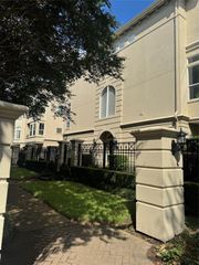 1515 Hyde Park Boulevard 1, Houston, TX 77006