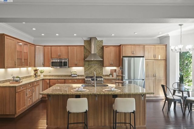 2520 Canyon Lakes Dr, San Ramon, CA 94582