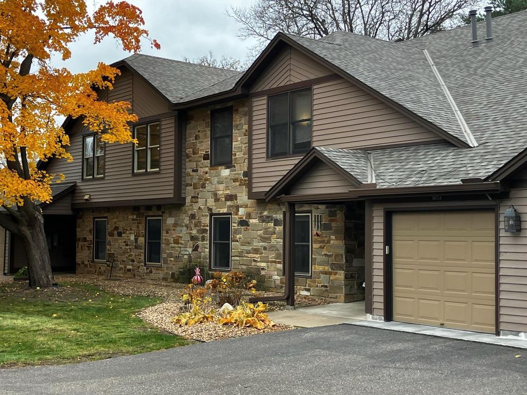 10754 Toledo Court, Bloomington, MN 55437