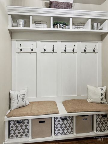 2425 S Chipper Way, Eagle, ID 83616