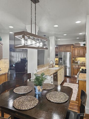 2425 S Chipper Way, Eagle, ID 83616