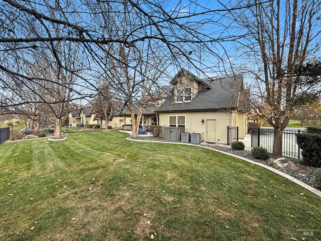 2425 S Chipper Way, Eagle, ID 83616 photo 3