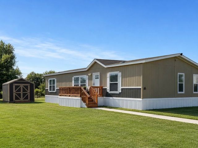 120 Shady Grove Drive, Sanger, TX 76266
