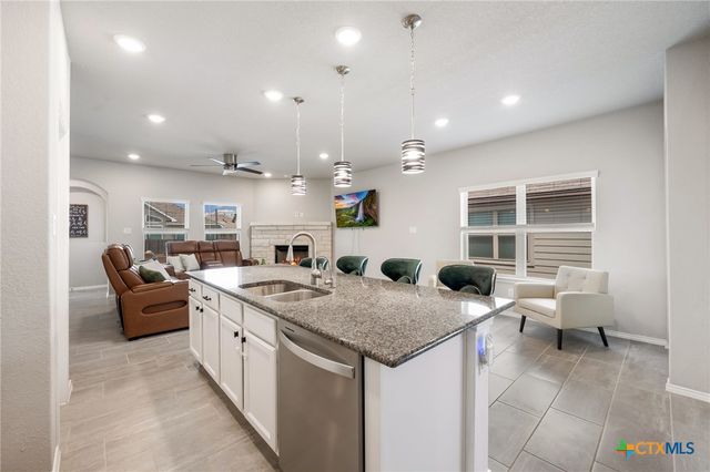 1044 Slight Street, New Braunfels, TX 78130