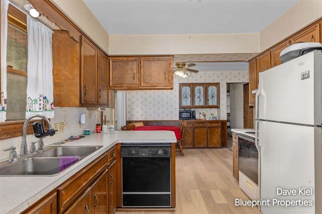 6879 Ivanrest Avenue, Byron Center, MI 49315