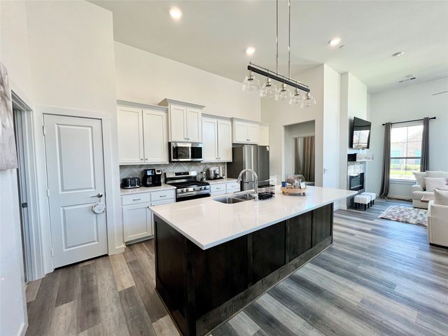 2621 Chablis Drive, Grand Prairie, TX 75054