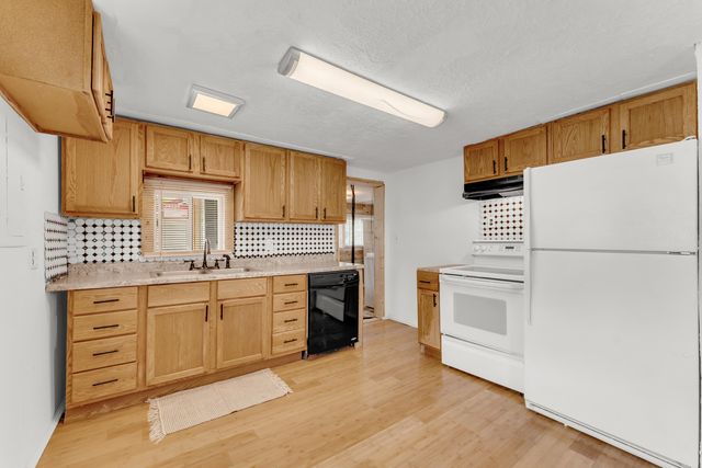 607 N Locust Street, Buffalo, MO 65622