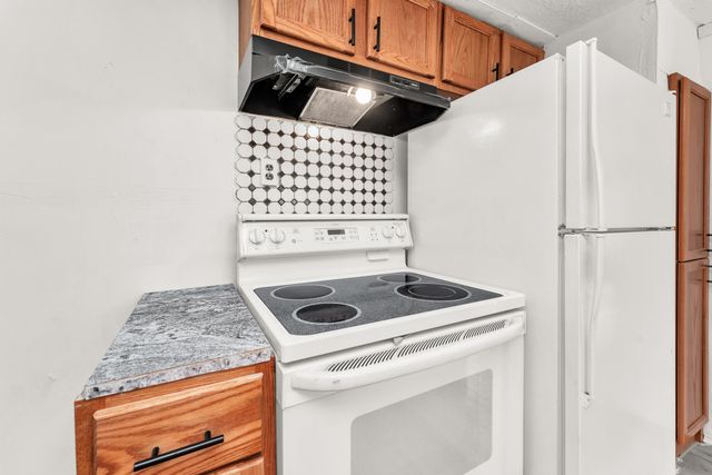 607 N Locust Street, Buffalo, MO 65622