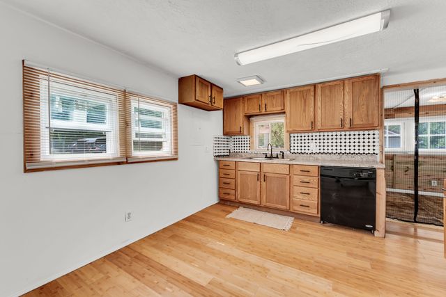 607 N Locust Street, Buffalo, MO 65622