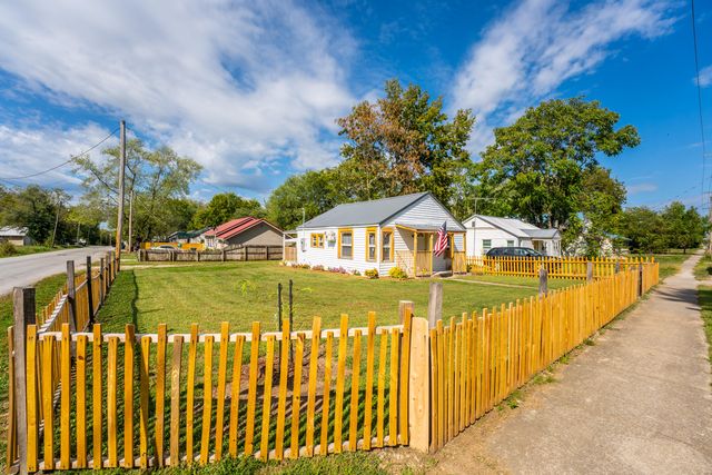 607 N Locust Street, Buffalo, MO 65622