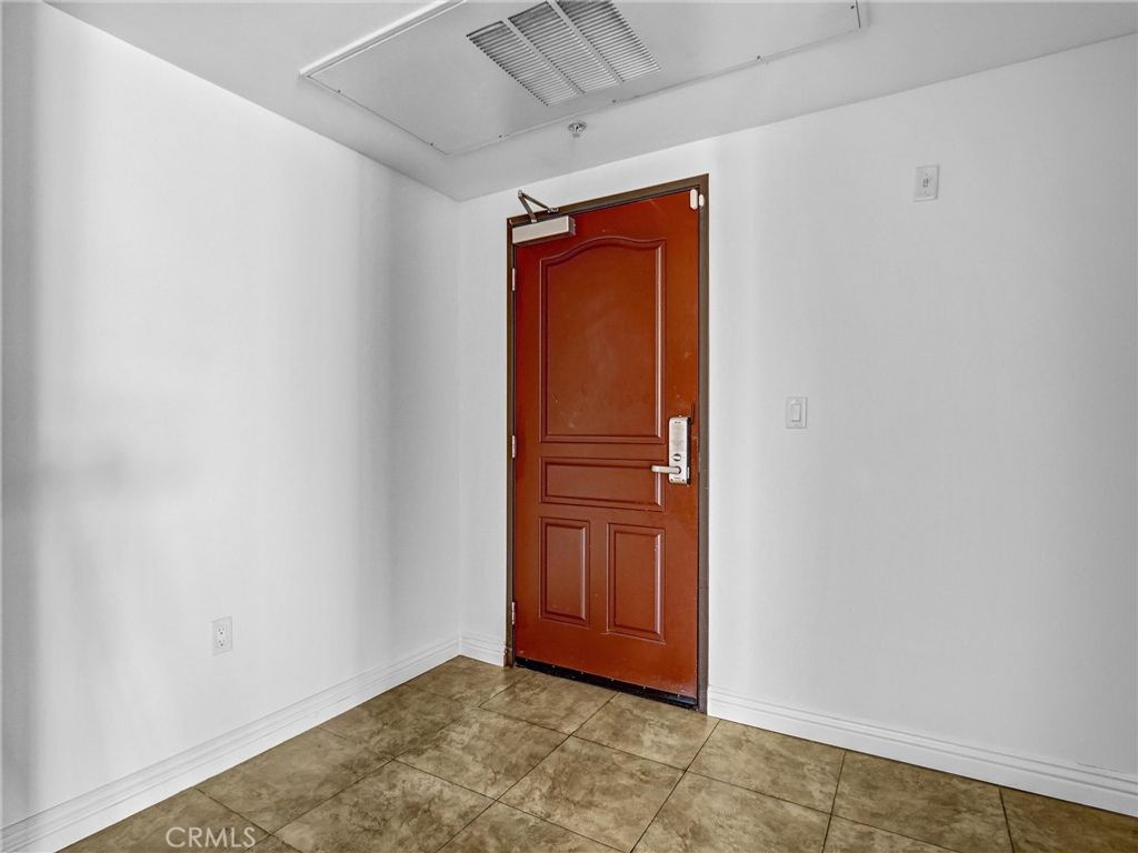 908 S Ardmore Avenue 201, Los Angeles, CA 90006 — photo 5