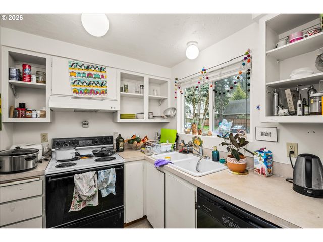 2145 HAWKINS Ln, Eugene, OR 97405