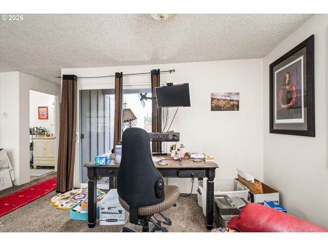 2145 HAWKINS Ln, Eugene, OR 97405