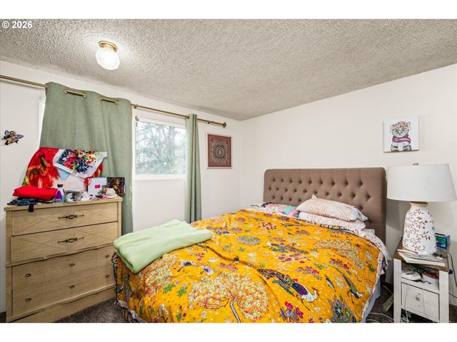 2145 HAWKINS Ln, Eugene, OR 97405