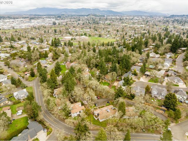 2145 HAWKINS Ln, Eugene, OR 97405