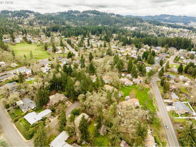 2145 HAWKINS Ln, Eugene, OR 97405