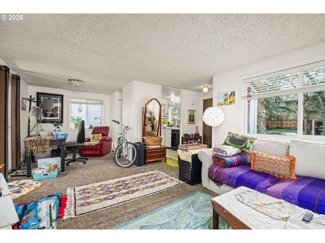 2145 HAWKINS Ln, Eugene, OR 97405