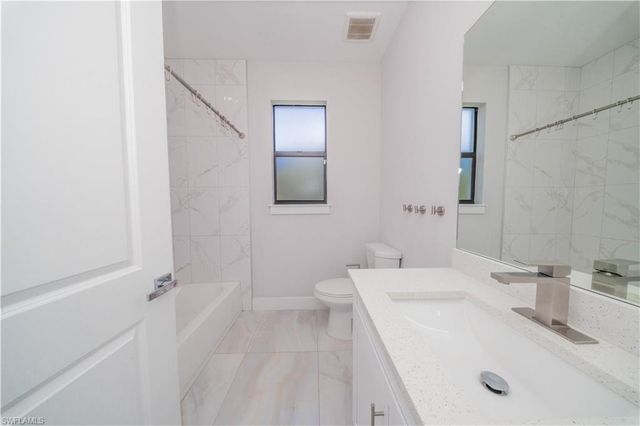 808 37th AVE NW, Naples, FL 34120