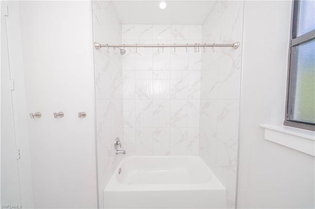 808 37th AVE NW, Naples, FL 34120