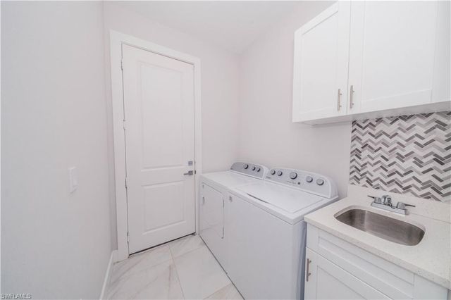 808 37th AVE NW, Naples, FL 34120